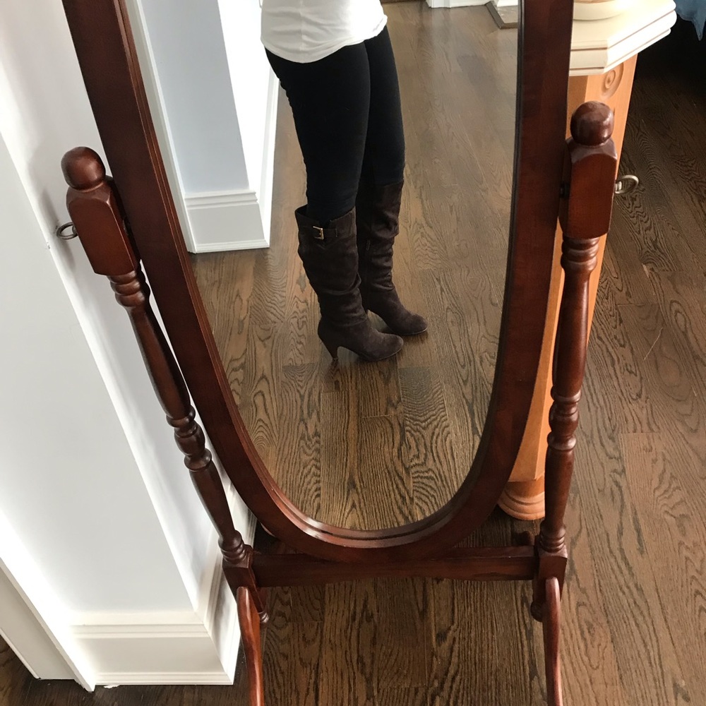 Brown slouchy suede boots 6.5 zigi soho